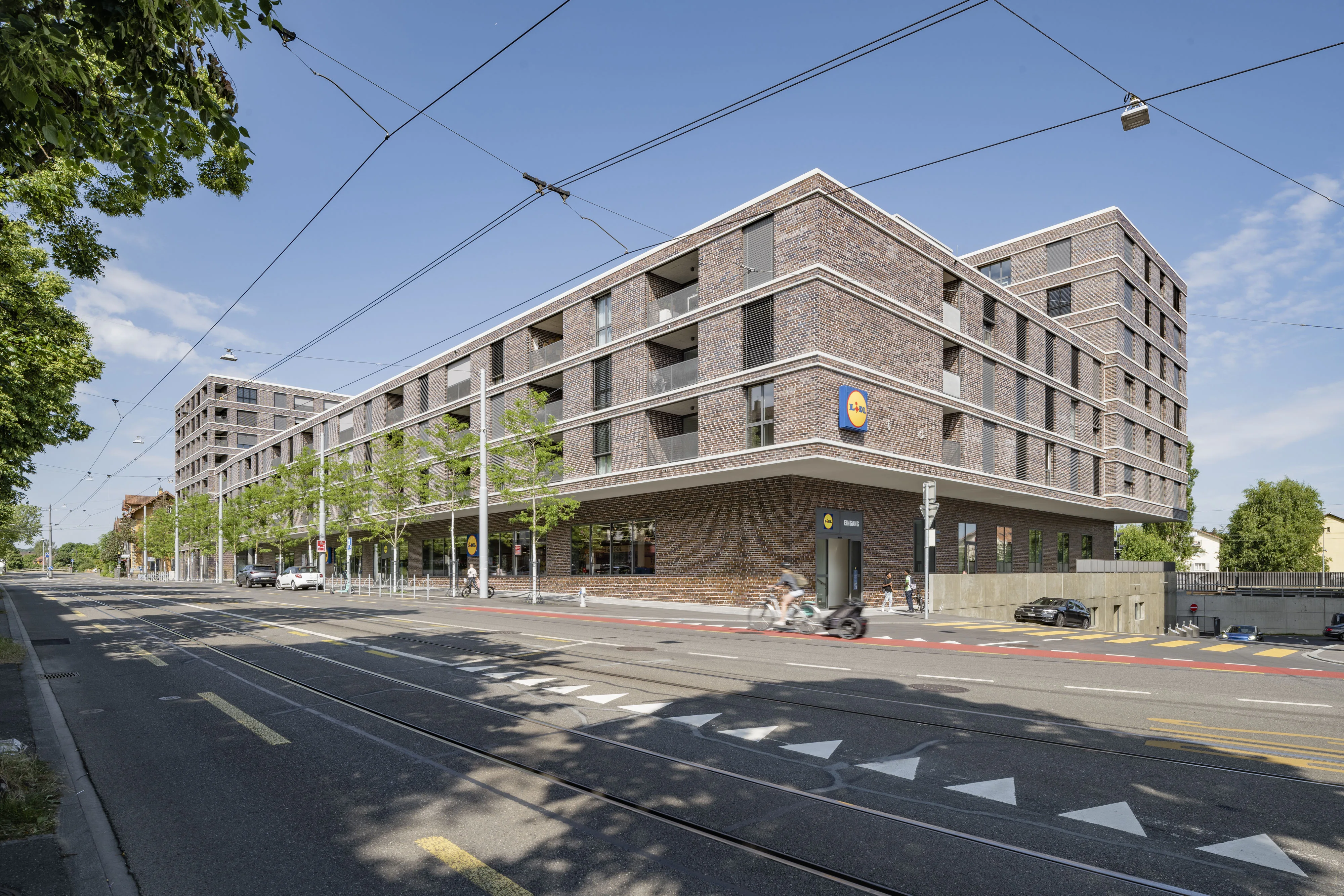 1143 20230613 12 7357